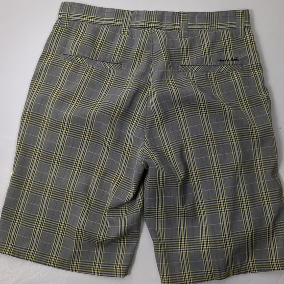 Travis Mathew Beck Shorts Mens Size 32 Plaid Golf EUC - Picture 2 of 8